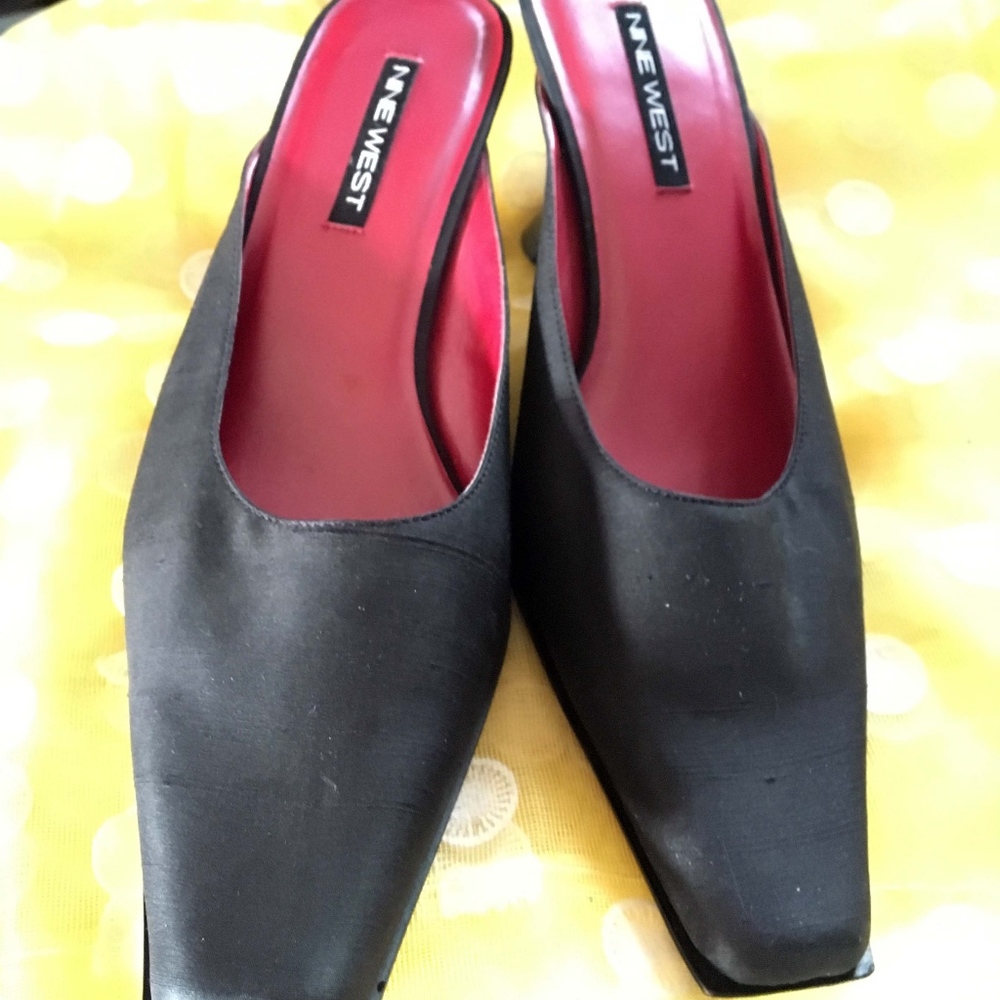 Square toed mules with kitten heels 9 1/2